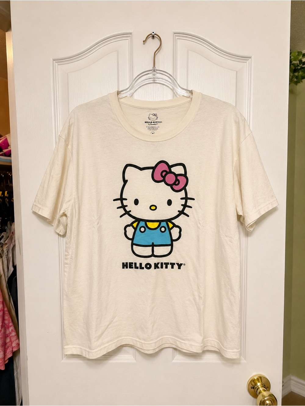 Hello Kitty Cream Short Sleeve Tee with Pink Bow
